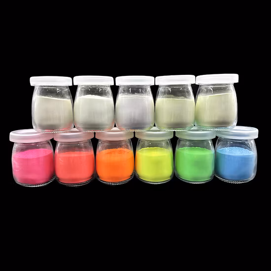 8 Jahre God Mamber Factory Supply Photolumineszierendes Pigment, leuchtendes Pigment, im Dunkeln leuchtendes Pigment für Kunststoff und Farbe